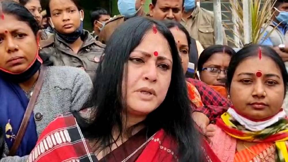 এই মুহূর্তে অগ্নিমিত্রার নামে কোনও ব্যাঙ্কঋণ চলছে না। তবে এক পরিচিতর কাছে ১ কোটি ১৯ লক্ষ ৭১ হাজার ২৭০ টাকার ঋণ বাকি আছে অগ্নিমিত্রার।