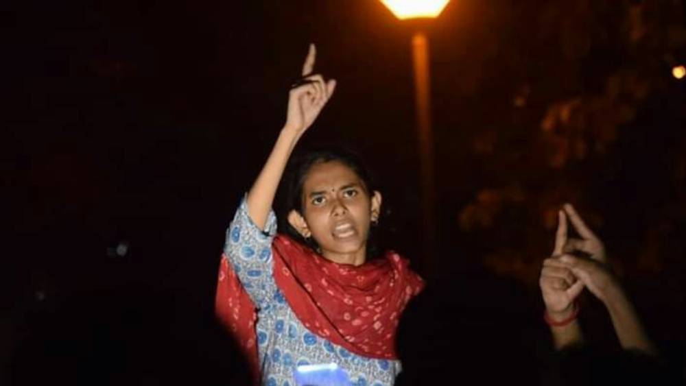 বাম এই ছাত্রনেতার নামে কোনও গাড়িও নেই।