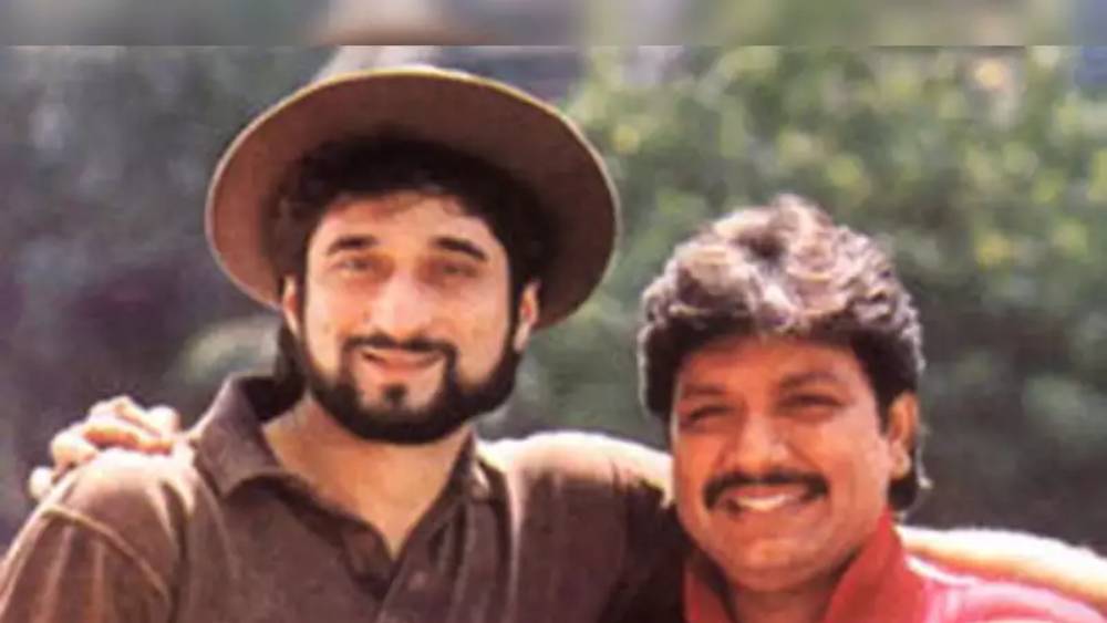 ছবির বাইরে নদীম-শ্রবণ জুটির গান প্রথম মুক্তি পেয়েছিল গুলশন কুমারের সংস্থা থেকে। তাঁদের গান ‘নজর কে সামনে জিগর কে পাস’ তুমুল জনপ্রিয় হয়েছিল। এই গানটির সঙ্গে তাঁদের আরও চারটি গান মহেশ ভট্ট ব্যবহার করেছিলেন তাঁর ‘আশিকি’ ছবিতে।