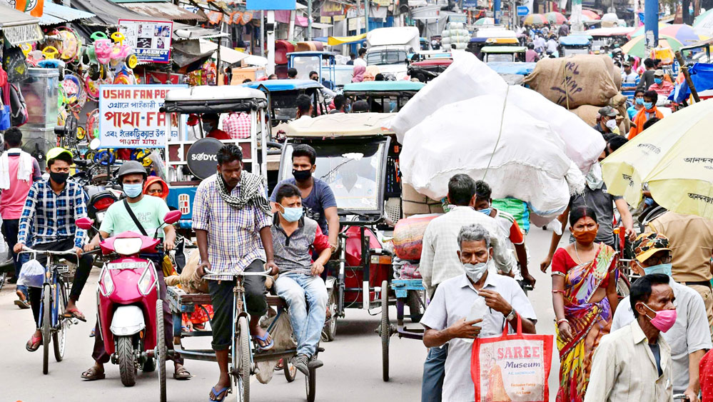 পুরুলিয়া শহরের হাসপাতাল মোড়ে শুক্রবার। নিজস্ব চিত্র