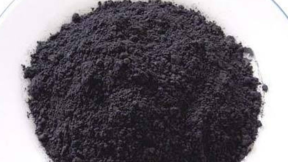 এই উপাদানটিরই নাকি অ্যান্টিব্যাকটিরিয়াল, অ্যান্টিভাইরাল গুণাগুণ রয়েছে। ১০০ থেকে ২০০ ন্যানোমিটারের কোনও ভাইরাস বা ব্যাকটিরিয়া এই আস্তরণের উপর চলে এলে নিমেষে তাকে মেরে ফেলে ওই আস্তরণ। কোভিড ১৯ ভাইরাসটি ১২০ ন্যানোমিটারের। তাই এই উপাদানের সংস্পর্শে এলে কোভিড ১৯ ভাইরাসও মারা যায়।