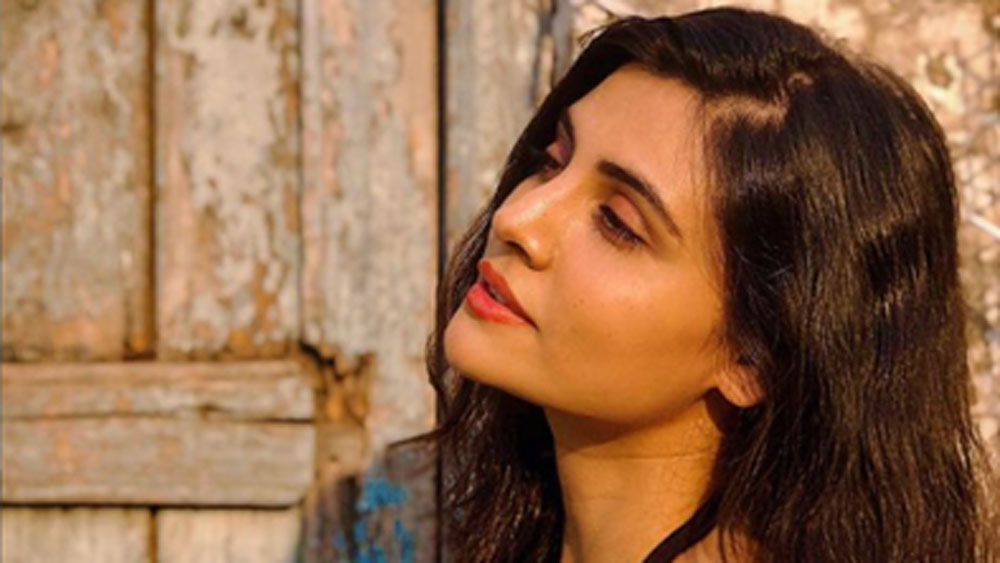 কিন্তু ইঞ্জিনিয়ারিং নিয়ে পড়াশোনা করলেও ইঞ্জিনিয়ার হওয়ার কোনও ইচ্ছা তাঁর ছিল না। পেশা হিসাবে মডেলিংকেই বেছে নেন তিনি।