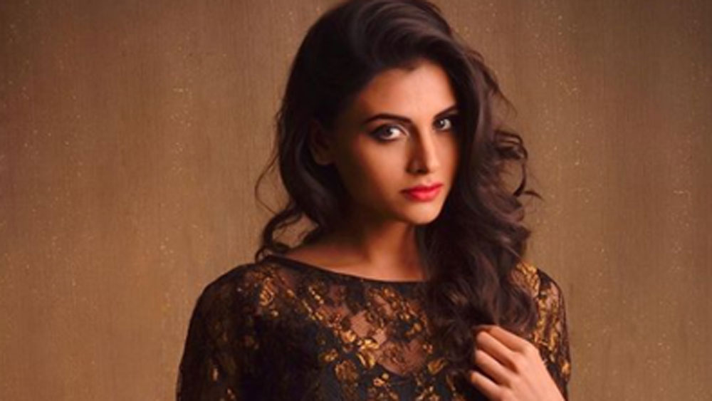 লখনউয়ের ইনস্টিটিউট অব ইঞ্জিনিয়ারিং অ্যান্ড টেকনোলজি থেকে সফটওয়্যার ইঞ্জিনিয়ার হয়েছেন তিনি।