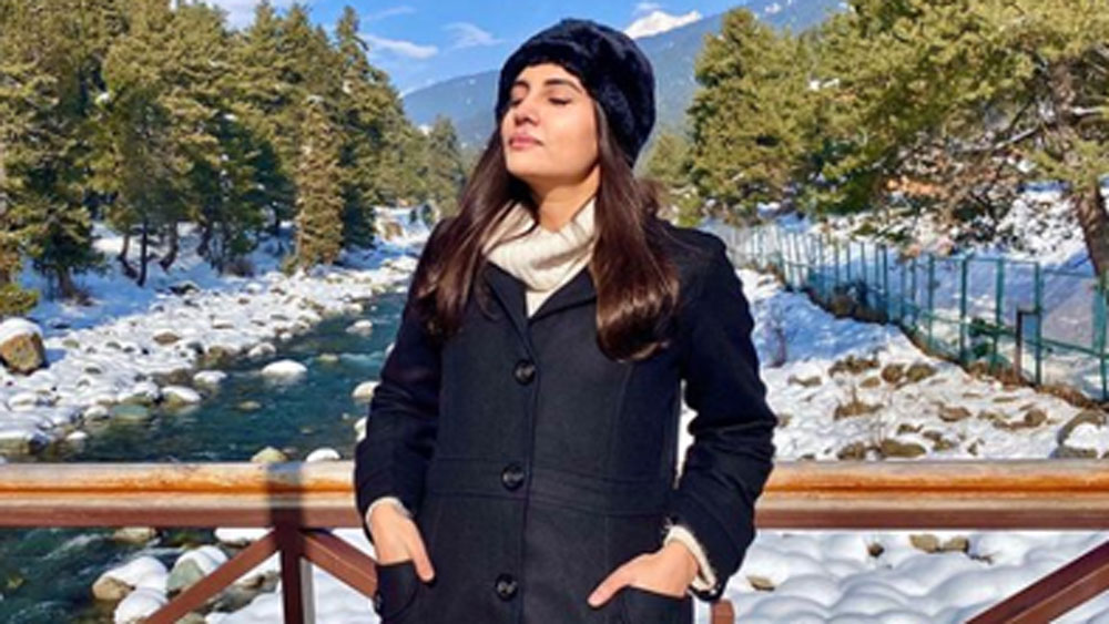 ২০১৮ সালে মুম্বই ইন্ডিয়ানস এবং চেন্নাই সুপার কিংসের ম্যাচে দর্শকাসনে অত্যন্ত চিন্তিত মুখে বসে থাকতে দেখা যায় এই তরুণীকে।