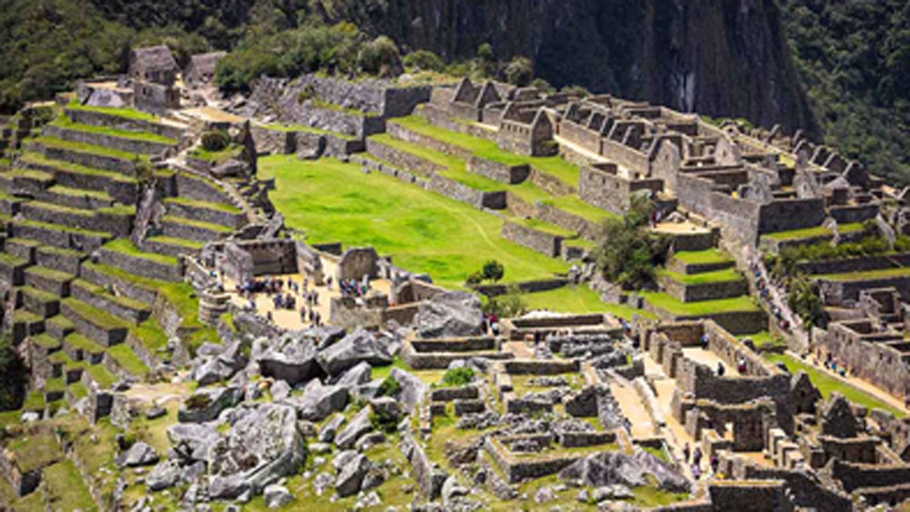 পেরুর মাচুপিচু শহরে গড়ে উঠতে শুরু করে ১৪৫০ সাল নাগাদ। রাজা পাচাকিউটেক ইনকা ইউপানকুই নিজের বসবাসের জন্যই এই শহর গড়ে তুলেছিলেন।