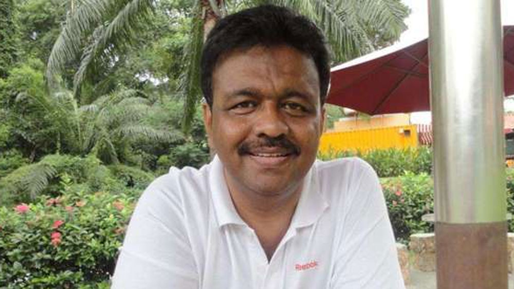 গোপালনগর রোড এবং বিটি রোডে তাঁর স্ত্রীর নামে আরও দু’টি দোকানঘর আছে। সে দু’টির সম্মিলিত বর্তমান মূল্য প্রায় ৯০ লক্ষ টাকা।