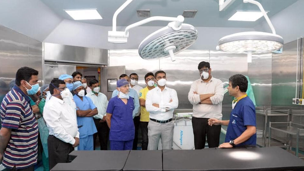 গত বছরের সেপ্টেম্বরে প্রথম অক্সিজেন প্ল্যান্ট বানান তিনি। দ্বিতীয়টি বানিয়েছেন চলতি বছরের মার্চে। খুব তাড়াতাড়ি তৃতীয়টিও তৈরি হয়ে যাবে। প্রতিটি প্ল্যান্টের জন্য খরচ হয়েছে ৮৫ লাখ টাকা।