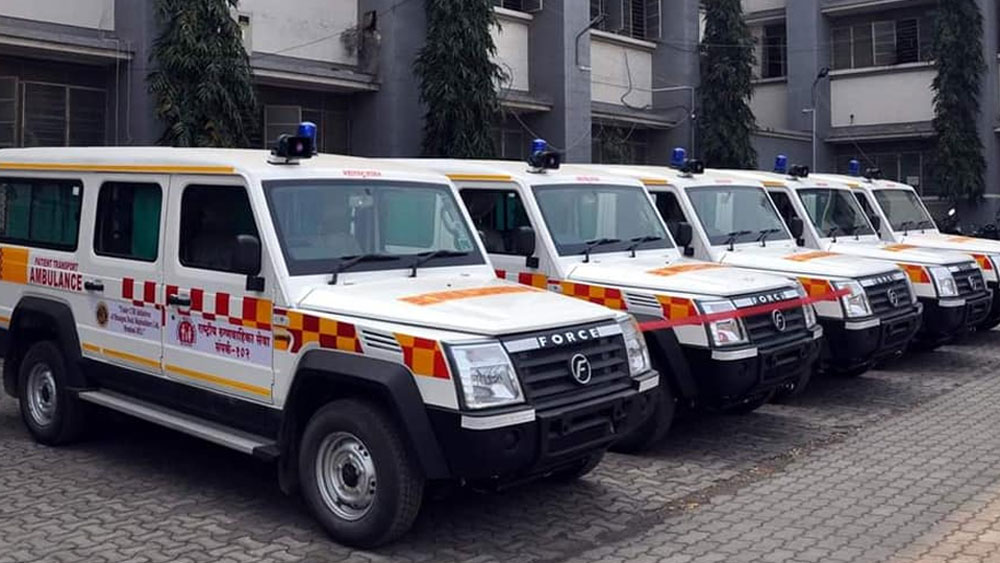 পাশাপাশি সঙ্কটকালীন পরিস্থিতিতে যাতে দ্রুত হাসপাতালে রোগীদের পৌঁছে দেওয়া যায় তার জন্য ২৭টি অ্যাম্বুল্যান্স কিনে রেখেছেন তিনি। ২টি আলাদা অ্যাম্বুল্যান্স রয়েছে শুধুমাত্র করোনা আক্রান্তদের মৃতদেহ নিয়ে যাওয়ার জন্য।