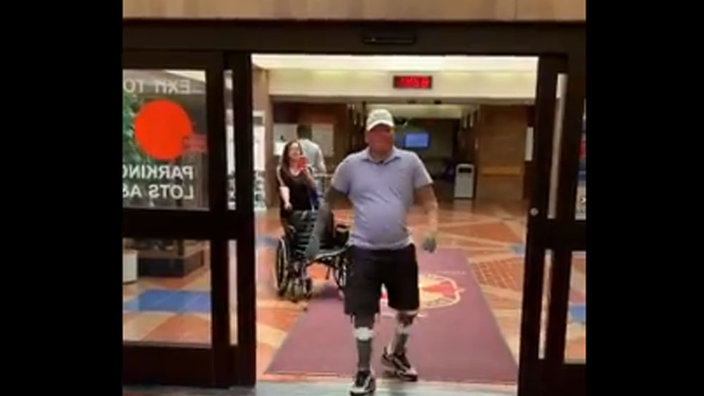 প্রতি দিন এত রকম চিকিৎসা করা হত যে, রোজ সকাল ৬টায় ঘুম থেকে উঠতেন আর ঘুমতে যেতেন রাত ২টোয়।