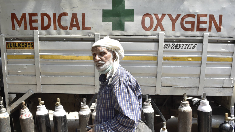 অক্সিজেন সঙ্কট নেই রাজ্যে, তৈরি হবে  ৫৫টি অক্সিজেন প্ল্যান্ট, জানাল নবান্ন 