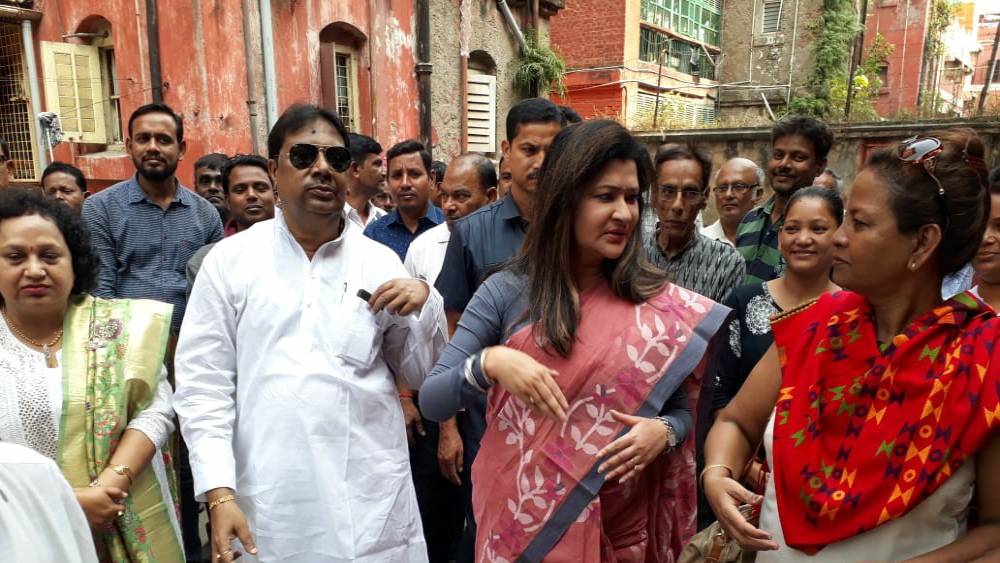 নয়নার একটি মারুতি ৮০০ আছে। ২০০৪ সালে তিনি গাড়িটি কিনেছিলেন প্রায় ৮০ হাজার টাকায়। তাঁর টয়োটা ইনোভা ক্রিস্টা কেনা হয়েছিল ২০১৯ সালে। দাম পড়েছিল ৩৬ লক্ষ ৮৭ হাজার ৫০৩ টাকা।