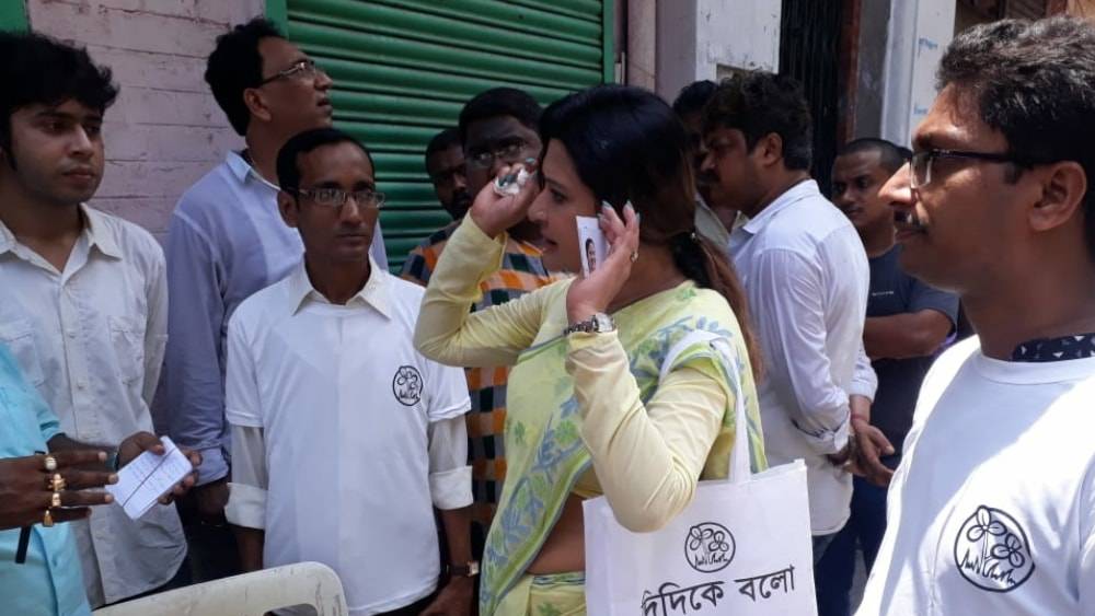 নয়নার নামে থাকা জমিগুলির বর্তমান বাজারদর প্রায় ২ কোটি টাকার কাছাকাছি।