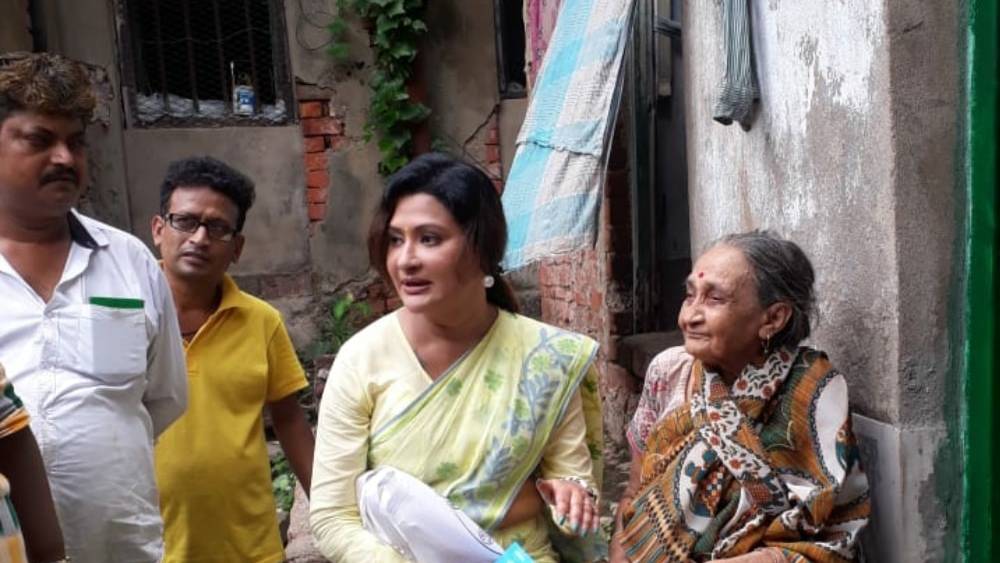 ১৯৮৬ সালে আইসিএসসি পরীক্ষায় উত্তীর্ণ হন নয়না। তাঁর নামে বর্তমানে কোনও ব্যাঙ্কঋণ চলছে না। নয়নার অস্থাবর সম্পত্তির পরিমাণ ১ কোটি ৫ লক্ষ ৬ হাজার ৯২২ টাকা ৩২ পয়সা। তাঁর স্বামীর অস্থাবর সম্পত্তির মূল্য ৩ কোটি ৬৪ লক্ষ ৬৮ হাজার ৬ টাকা ৭৩ পয়সা।