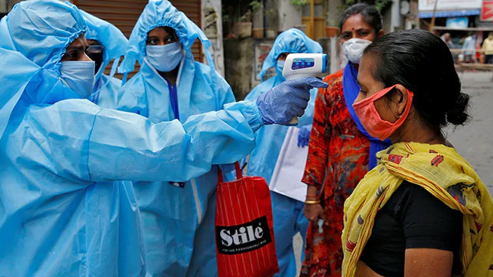 দেশে দৈনিক মৃত্যুর সংখ্যা সাড়ে ৩ হাজার ছাড়িয়ে গিয়েছে। দৈনিক কোভিড আক্রান্তের সংখ্যাও প্রায় ৪ লক্ষ।