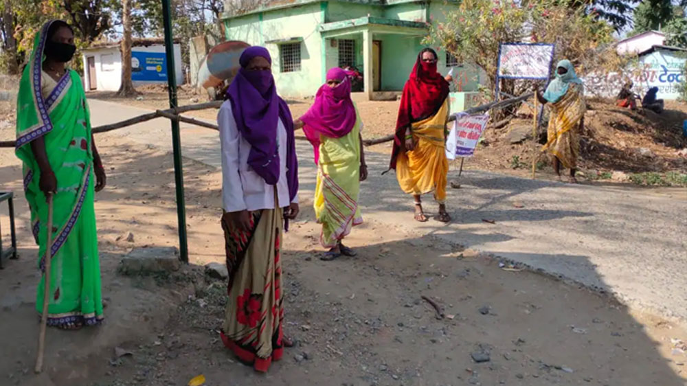মূলত এই গ্রামের মহিলা বাহিনীর তৎপরতাতেই এমনটা হওয়া সম্ভব হয়েছে।