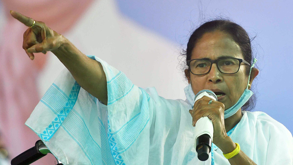 খাতা-কলম নিয়ে ভোর ভোর গণনাকেন্দ্রে পৌঁছতে প্রার্থীদের নির্দেশ দিলেন তৃণমূলনেত্রী