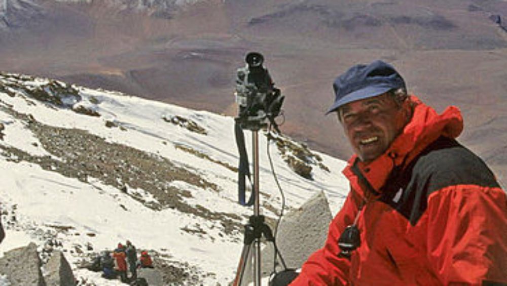 তাদের মৃত্যুর ছ’মাস আগে থেকে শুধুমাত্র মদ খাইয়ে রাখা হয়েছিল। কোকো পাতা (যা থেকে ক্যাফেইন তৈরি হয়) এবং ভুট্টা দিয়ে তৈরি মদ খেয়েই দিন কাটিয়েছিল তারা। উৎসর্গের দিন যত এগিয়ে এসেছিল তত মদের মাত্রাও বেড়েছিল।