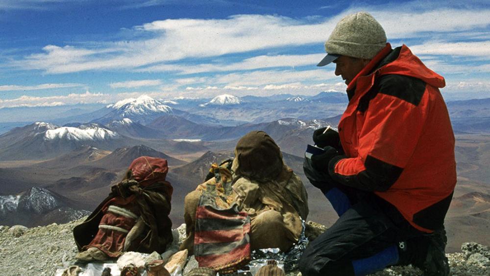 কী ভাবে মৃত্যু হল তাদের? এই প্রশ্নটিই সবচেয়ে বড় হয়ে দাঁড়িয়েছিল প্রত্নতত্ত্ববিদদের কাছে। কিন্তু পরীক্ষার পর তাঁরা মৃত্যুর কারণ জেনে আরও বিস্মিত হয়েছিলেন।