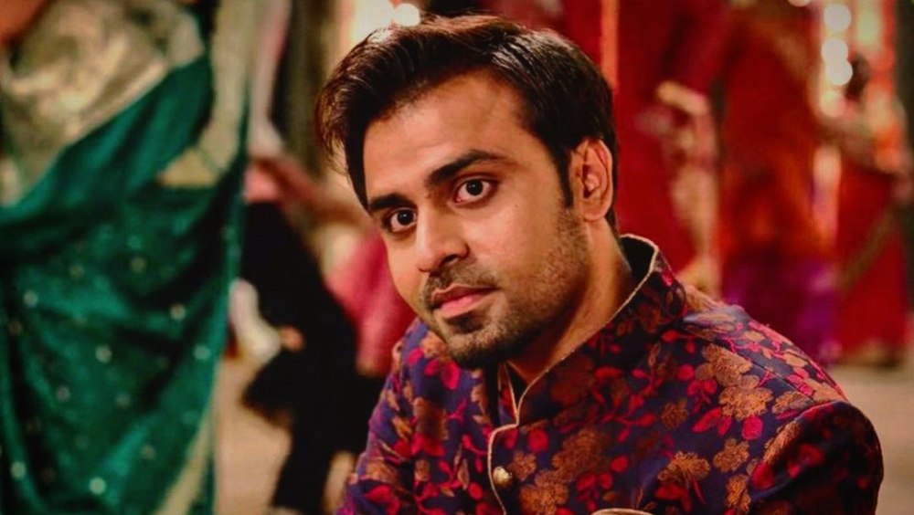 ১৯৯০ সালের ১ সেপ্টেম্বর রাজস্থানের অলওয়ারে জন্ম জিতেন্দ্রর। স্কুলজীবন রাজস্থানেই কেটেছে তাঁর।