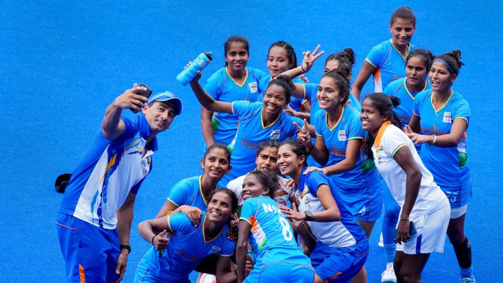 জয়ের পর নিজস্বী।