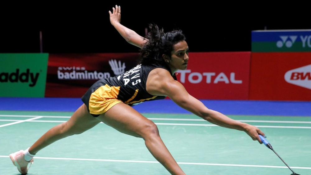 ২০১৯ সাল। মাত্র ৩৮ মিনিট সিন্ধু-ঝড়ের কাছে উড়ে গেলেন জাপানের নজোমি ওকুহারা। সুইৎজারল্যান্ডের বাসেলে একেবারেই একতরফা ম্যাচে বিশ্বচ্যাম্পিয়ন হলেন পি ভি সিন্ধু। ভারত থেকে সেই প্রথম।