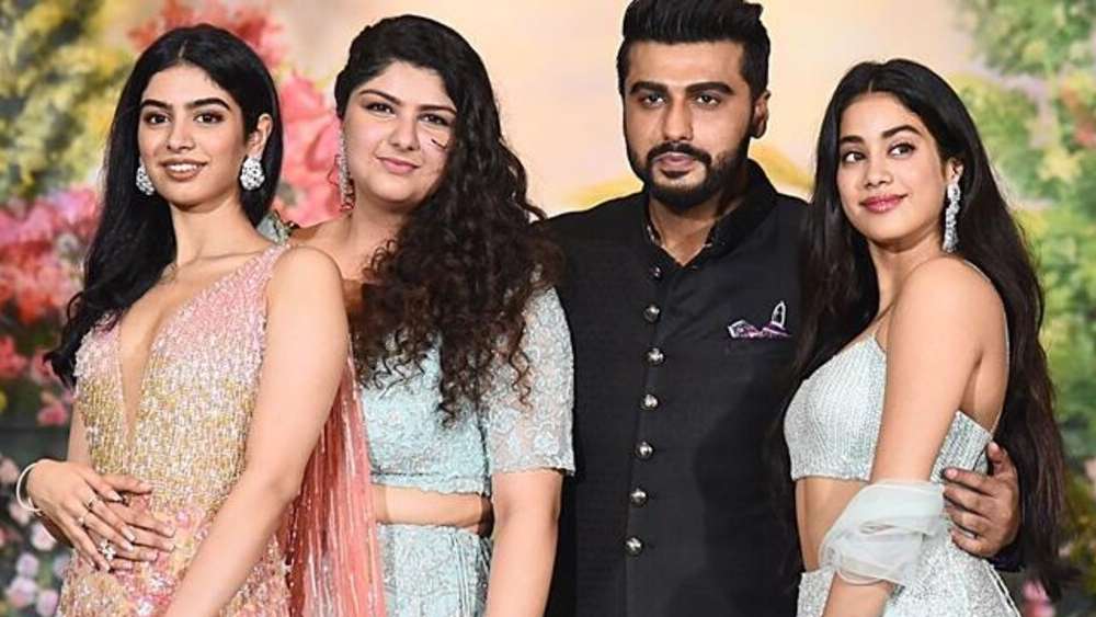 খুশি, অংশুলা, অর্জুন এবং জাহ্নবী