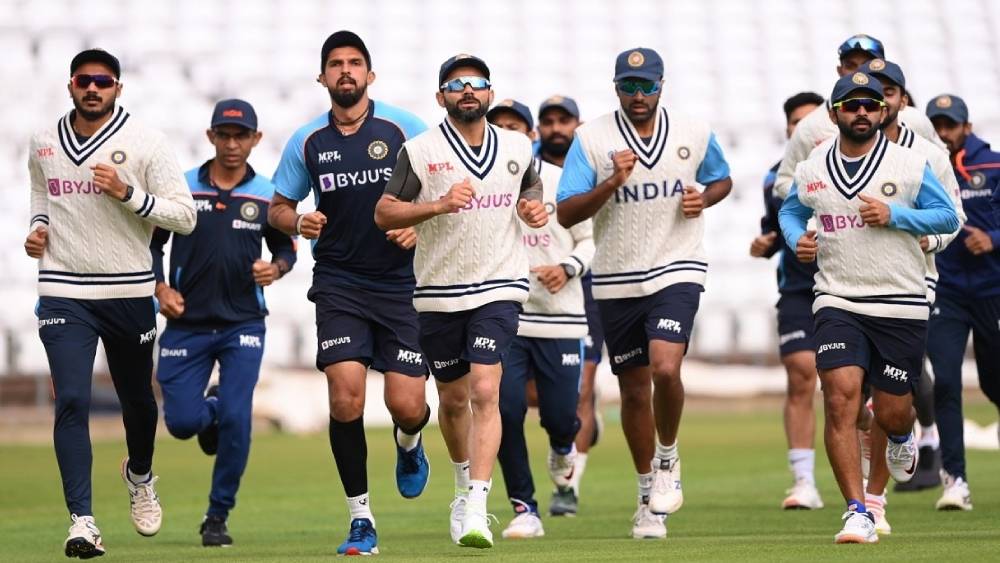 টেস্ট সিরিজে নামার আগে সতীর্থদের সঙ্গে নিজেকে নিংড়ে দিচ্ছেন বিরাট কোহলী। ফাইল চিত্র