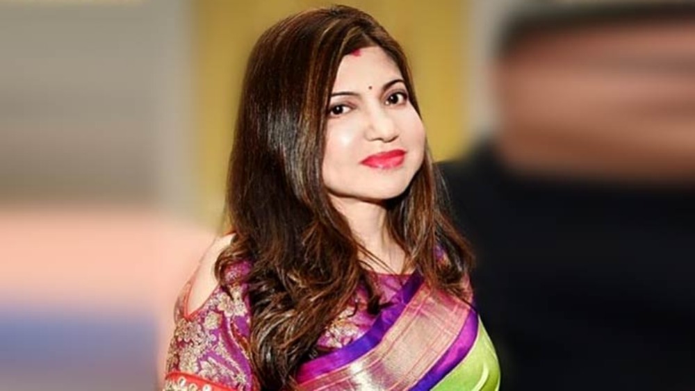 মায়ের হাত ধরে মুম্বই পৌঁছেছিলেন। ১৯৮০ সালে প্রথম প্লেব্যাক করেন ‘পায়েল কি ঝঙ্কার’ ছবিতে। এর পর আর পিছনে ফিরতে হয়নি তাঁকে।