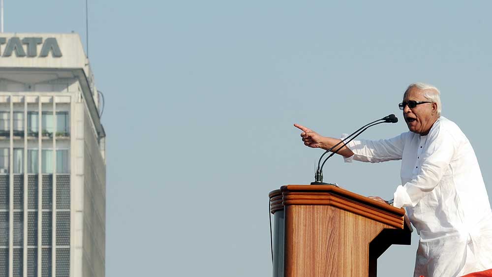 বামেদের বিনিয়োগ বিরোধিতার নাম ঘোচানোর প্রয়াস বুদ্ধদেব ভট্টাচার্যের মুখ্যমন্ত্রিত্বে একটা নির্দিষ্ট মাত্রা পায়।