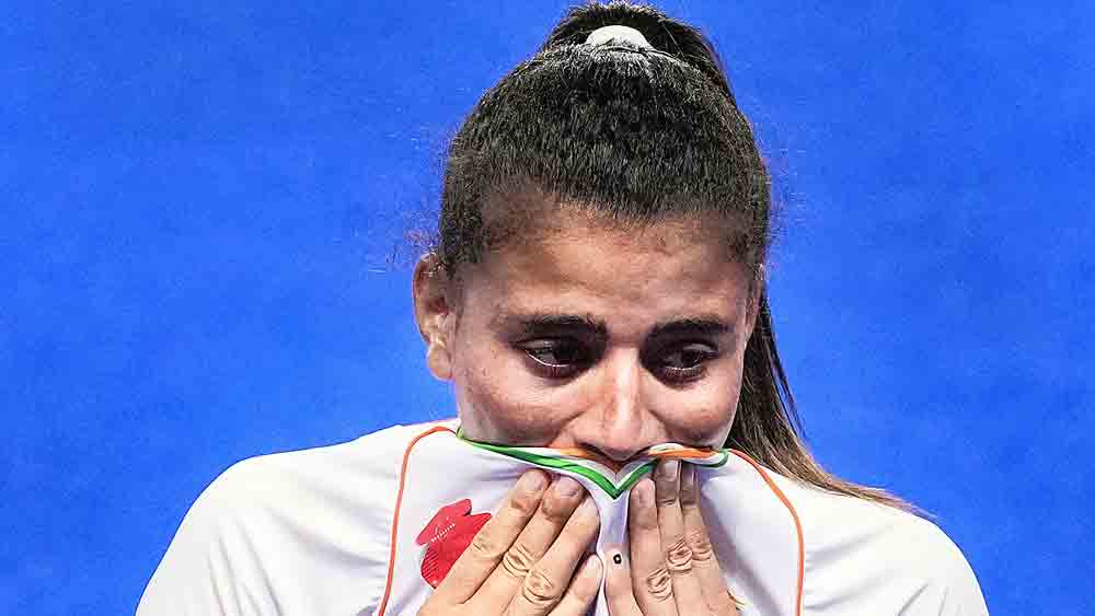 বিমর্ষ: সেমিফাইনালে ভারতের হারের পরে কান্না। টোকিয়োয়। পিটিআই