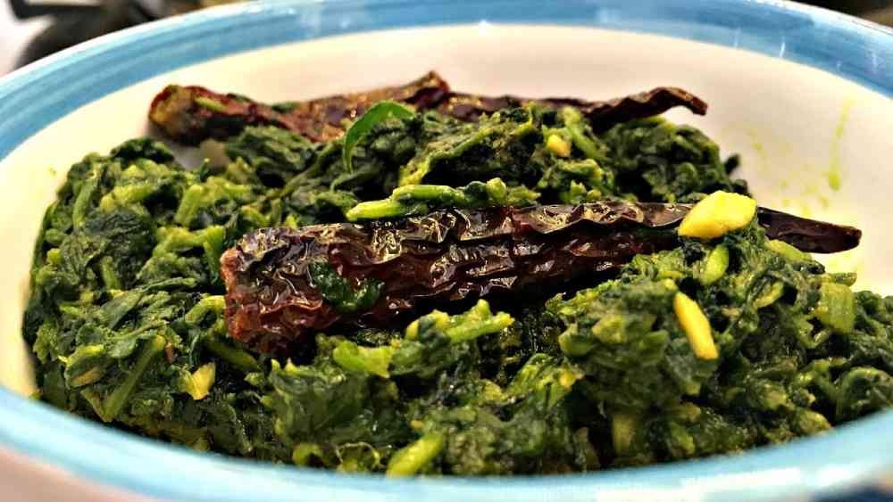 কিছু কিছু শাক গরম করে খাওয়া ক্ষতিকারক। 