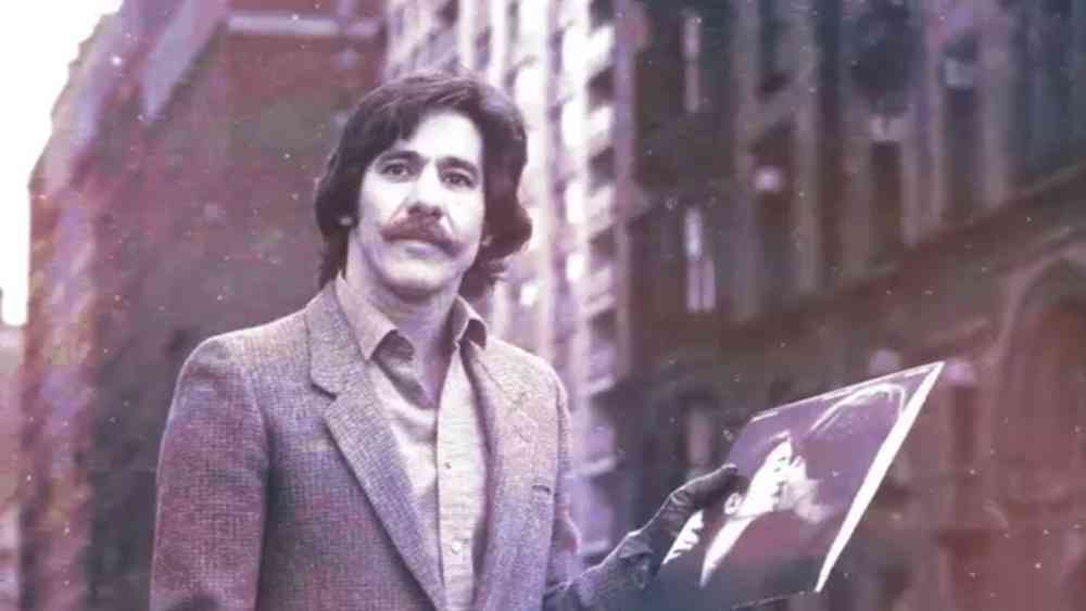 ১৯৮৭: ছোটপর্দার তারকা জেরাল্ডো রিভেরার গোঁফ নকল করে গোঁফ রাখতে শুরু করেন পৃথিবীর নানা প্রান্তের মানুষ।