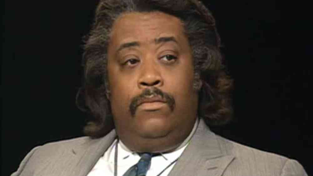 ১৯৯৯: মানবাধিকার কর্মী আল শার্পটনের গোঁফ সংবাদমাধ্যমের সূত্রে সারা পৃথিবীর নজর কাড়ল। 