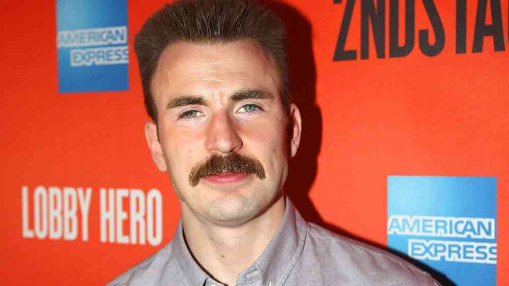 ২০১৮: ‘ক্যাপ্টেন আমেরিকা’ তাঁকে যতটা জনপ্রিয়তা দিয়েছে, ‘লবি হিরো’ তার শিকিভাগও দেয়নি। কিন্তু এই ছবি সে বছর ক্রিস ইভান্সের গোঁফকে দিয়েছে বছরের সেরার স্বীকৃতি।