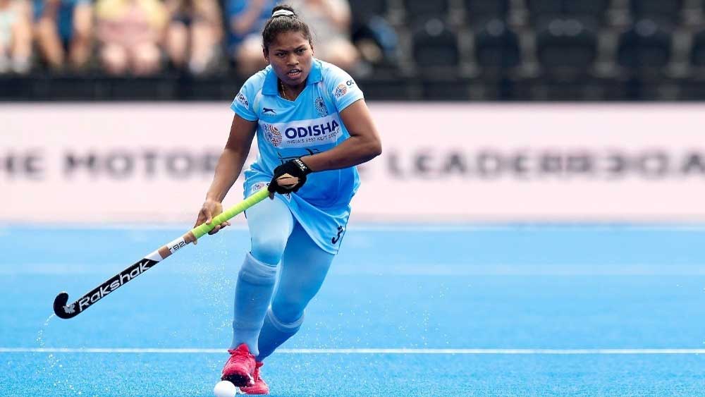 দীপ গ্রেস এক্কা (২৭, ডিফেন্ডার): ভারতীয় দলের প্রাক্তন গোলরক্ষক দীনেশের বোন এক্কা। হকির অনুপ্রেরণা পেয়েছেন দাদার থেকেই। ওড়িশার এক্কা দাদার পথেই পা বাড়ালেন। ২০১৭ সালে এশিয়া কাপজয়ী দলে ছিলেন তিনি। দুশোর বেশি ম্যাচ খেলা এক্কার এটা দ্বিতীয় অলিম্পিক্স। রিয়োর দলেও ছিলেন তিনি।