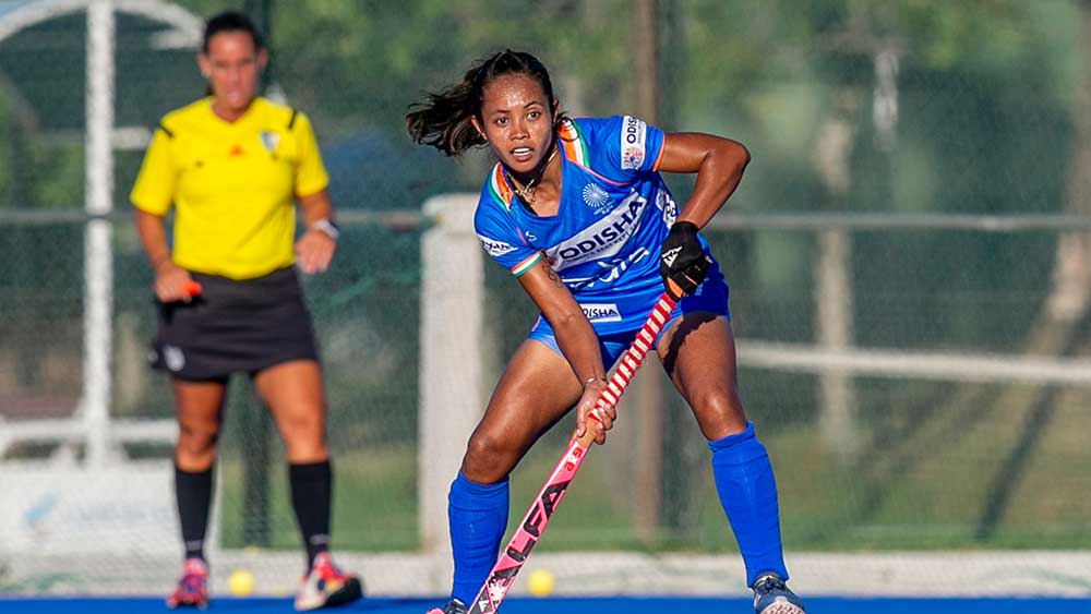 সালিমা তেতে (১৯, মিডফিল্ডার): তরুণ খেলোয়াড়ের হকির প্রতি ভালবাসা ছোট থেকেই। মাওবাদী অধ্যুষিত এলাকায় জন্ম নেওয়া সালিমা এখনও অবধি ৩০টি ম্যাচ খেলেছেন। নিজে কাজ করে প্রথম হকিস্টিক কিনেছিলেন তিনি। শুক্রবার ব্রোঞ্জের লড়াইয়ে নামবেন সালিমা।