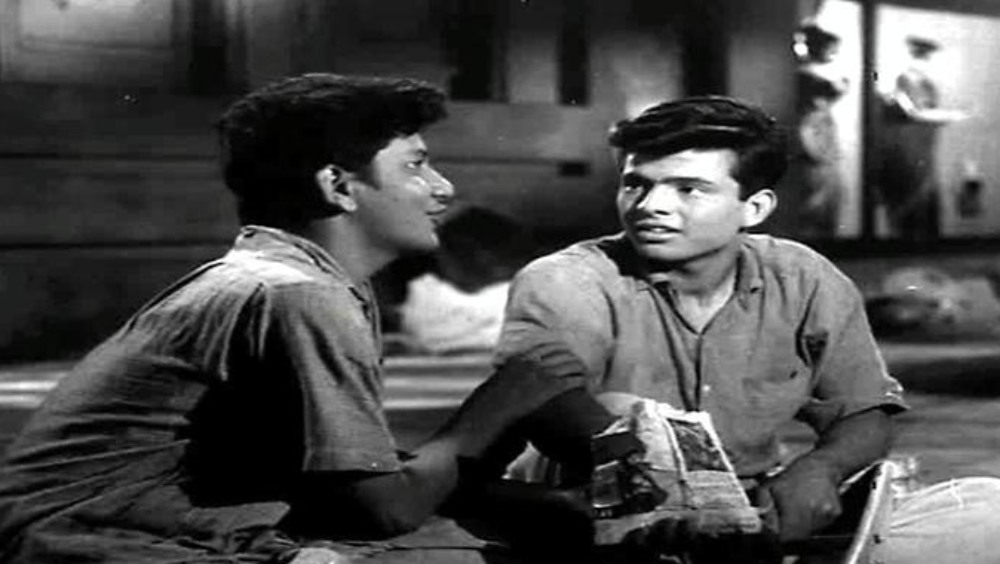 বাইরে যখন এ সমস্ত ভুয়ো খবরের ছড়াছড়ি সুধীর এবং সুশীল কিন্তু ইন্ডাস্ট্রি থেকে বহু দূরে নিজেদের জীবন অন্য ভাবে গুছিয়ে নিচ্ছিলেন।