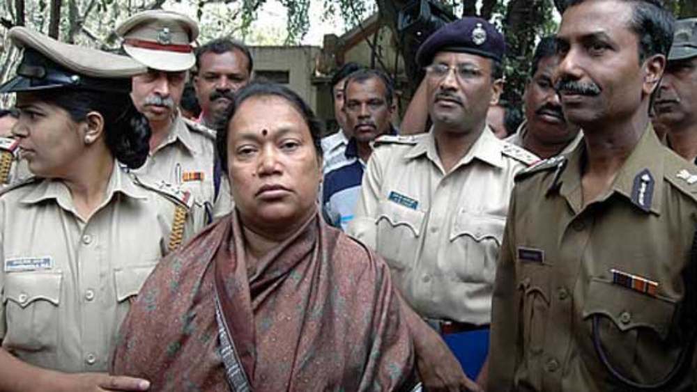 কেডি কেম্পাম্মা। লোকে তাকে চিনতেন 'সায়ানাইড মল্লিকা' বলে। সে মৃত্যুর সাজাপ্রাপ্ত ভারতের প্রথম মহিলা সিরিয়াল কিলার। যদিও পরবর্তী কালে মৃত্যুদণ্ডের সাজা কমিয়ে তাকে যাবজ্জীবন কারাদণ্ডের নির্দেশ দেয় আদালত। তার খুন-পর্ব শুরু হয়েছিল ১৯৯৯ সালে। কী ভাবে খুনের ছক সাজাত সে?