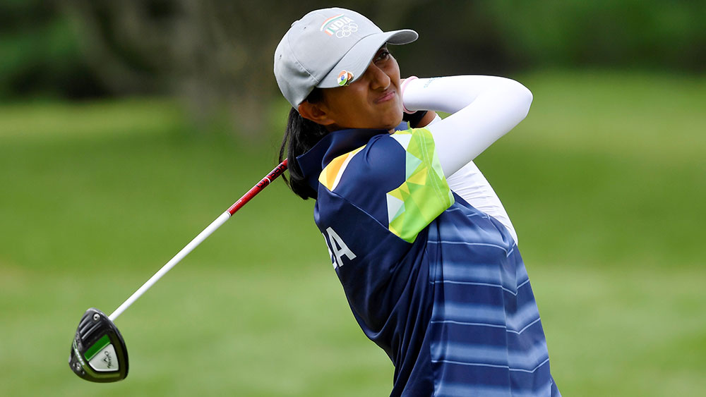 ২০১৬ সালে শুরু হয় অদিতির পেশাদার খেলোয়াড় জীবন। সেই বছরেই রিয়োতে খেলেন তিনি। সব চেয়ে কম বয়সে এবং প্রথম ভারতীয় হিসেবে লল্লা আইচা ট্যুর স্কুল জেতেন তিনি।