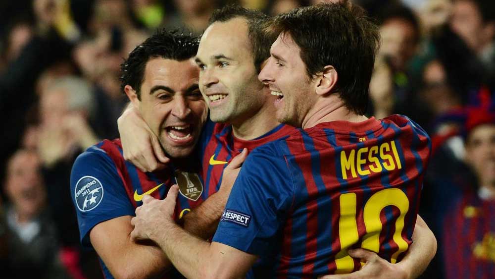 এরপর দুর্দান্ত জুটি বেঁধেছিলেন জাভি এবং আন্দ্রে ইনিয়েস্তার সঙ্গে। বার্সেলোনার বিধ্বংসী তিকিতাকা ফুটবল খেলার পিছনে এঁরা তিনজনই ছিলেন কাণ্ডারি।