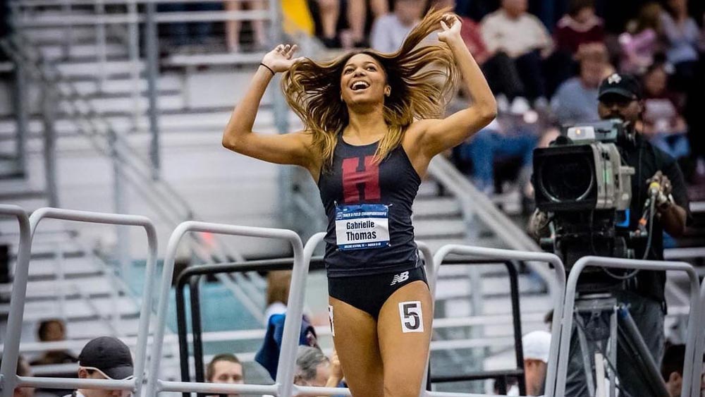 আমেরিকার ম্যাসাচুসেটসের স্কুলে পড়ার সময় সকার এবং সফটবল খেলতেন গ্যাবি। কিন্তু মেয়েকে অ্যাথলিট হওয়ার জন্য জোর করেন মা। তার পরই ট্র্যাক অ্যান্ড ফিল্ডে অনুশীলন শুরু হয় তাঁর।