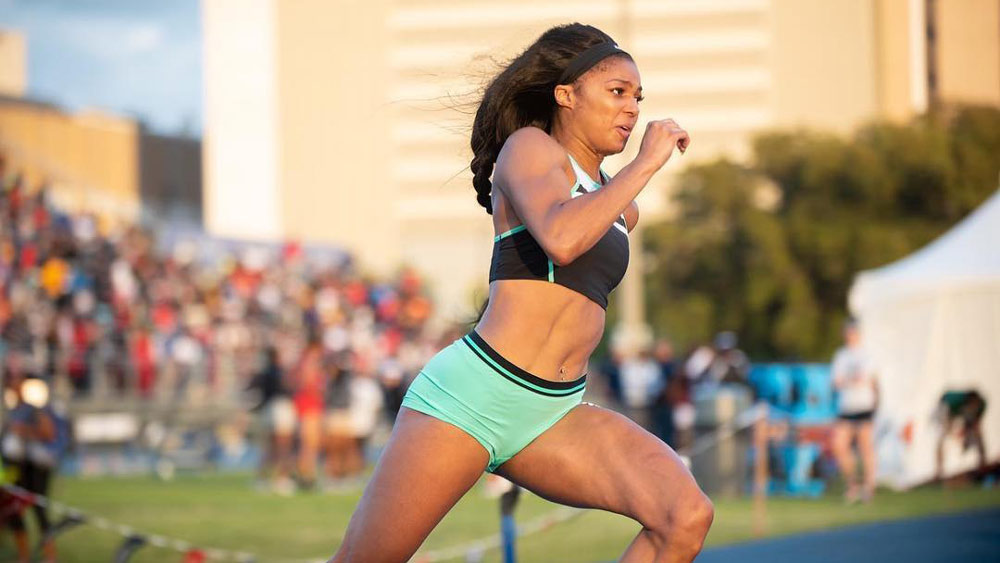 অলিম্পিক্স প্রস্তুতি পর্বে ভাল খেলতে পারছিলেন না গ্যাবি। পর পর দু’বছর খুব খারাপ ফল ছিল তাঁর। যার জেরে ২০২০ সালে তাঁকে কোচ টনজা বুফর্ড বহিষ্কারও করে দিয়েছিলেন।