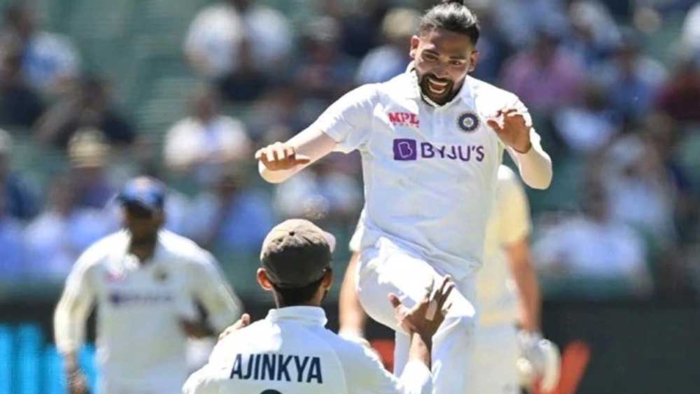 তাঁদের সঙ্গী অক্ষর পটেল, ওয়াশিংটন সুন্দর এবং কুলদীপ যাদব। পেস বিভাগ সামলাবেন যশপ্রীত বুমরা। তিনিই সহ-অধিনায়ক।