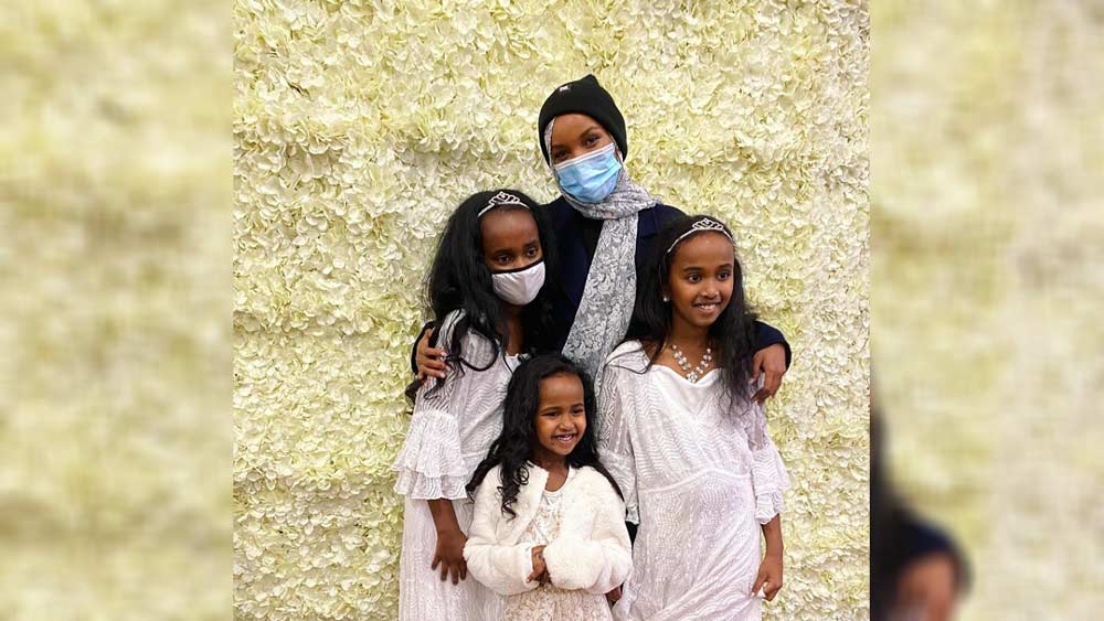 ২০১৬-র ‘মিস মিনেসোটা ইউএসএ’-তে মডেল হিসাবে আত্মপ্রকাশ করেছিলেন তিনি। ওই প্রতিযোগিতায় অংশ নিয়ে সারা বিশ্বের নজর কেড়ে নিয়েছিলেন। এর পরই একটি মডেলিং সংস্থা তাঁকে তিন বছরের চুক্তিতে সই করিয়ে নেয়।