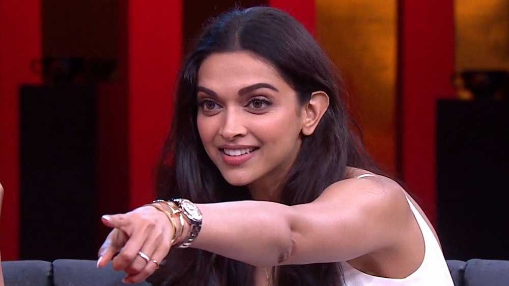 দীপিকার এই উত্তরে অবাক হয়েছিলেন স্বয়ং কর্ণ এবং সোনম। এখানেই থেমে যাননি  প্রকাশ-কন্যা। রণবীরের সঙ্গে বিচ্ছেদ নিয়েও খোলাখুলি আলোচনা করেছিলেন তিনি।