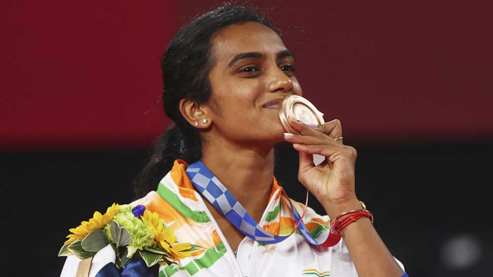 পরের পদকটি জেতার জন্য ভারতকে অপেক্ষা করতে এক সপ্তাহ। ১ অগস্ট ব্যাডমিন্টনে ব্রোঞ্জ জেতেন পিভি সিন্ধু।