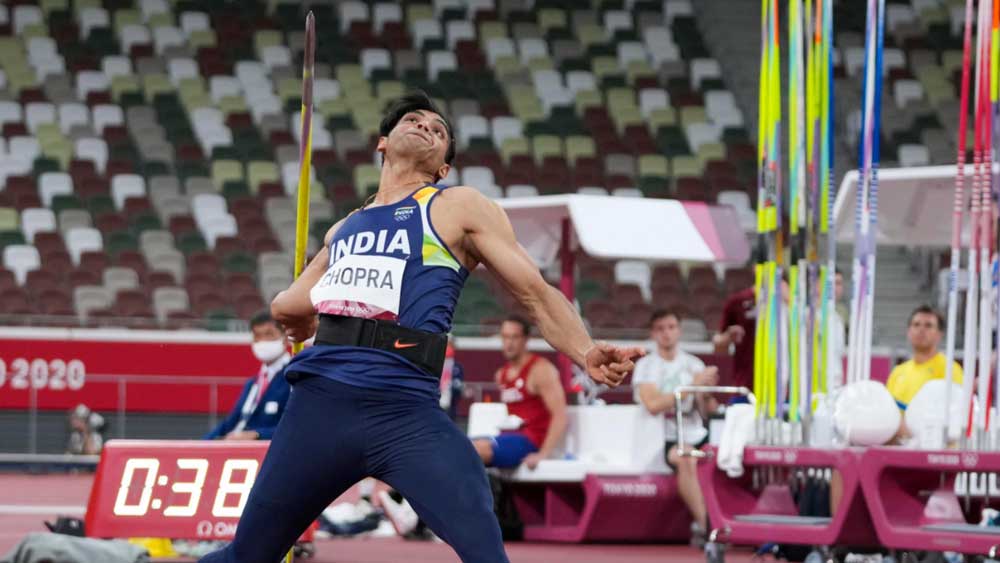 ২০১৬ সালে অনূর্ধ্ব ২০ বিশ্বচ্যাম্পিয়নশিপে সোনা জেতার পর নীরজকে নেট মাধ্যমে অভিনন্দন জানান ক্যাটরিনা কাইফ ও ফেসবুকের সিইও মার্ক জুকেরবার্গ।