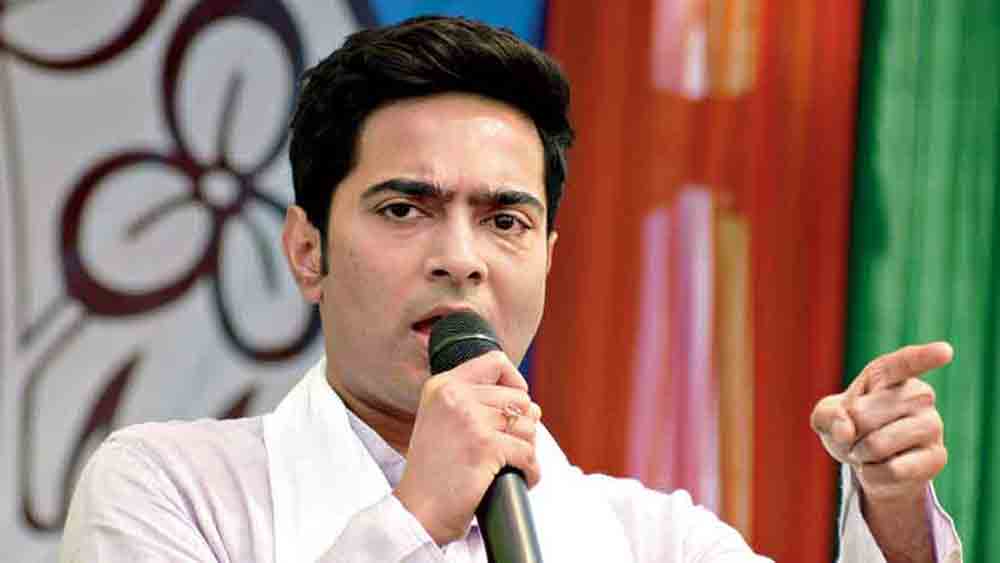 সারা দিন এখানে বসে থাকব, খোয়াই থানায় বললেন অভিষেক, থানা ঘিরে রেখেছে বিজেপি