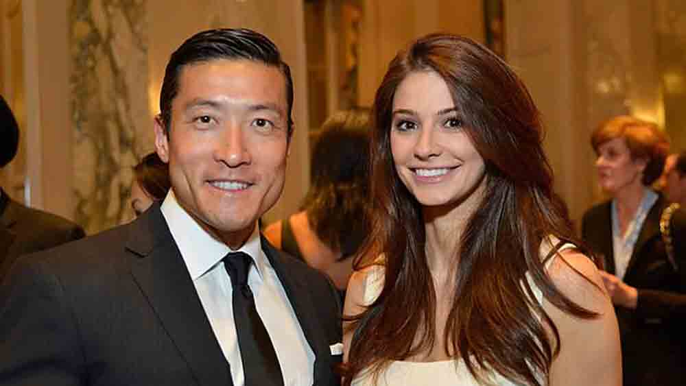 কিন্তু হান কী ভাবে রেজিনার ফাঁদে পা দিলেন, তা এখনও বোধগম্য হচ্ছে না অনেকেরই। যদিও হানের ঘনিষ্ঠমহলের দাবি, রেজিনা অত্যন্ত সুন্দরী। বহু কোটিপতিই ওঁকে বিয়ে করার জন্য মুখিয়ে ছিলেন। তাঁদের নজর থেকে কার্যত ছোঁ মেরে রেজিনাকে জিতে নেওয়াই লক্ষ্য ছিল হানের। তাই রেজিনার অতীত খুঁটিয়ে জানার তাগিদই অনুভব করেননি তিনি।