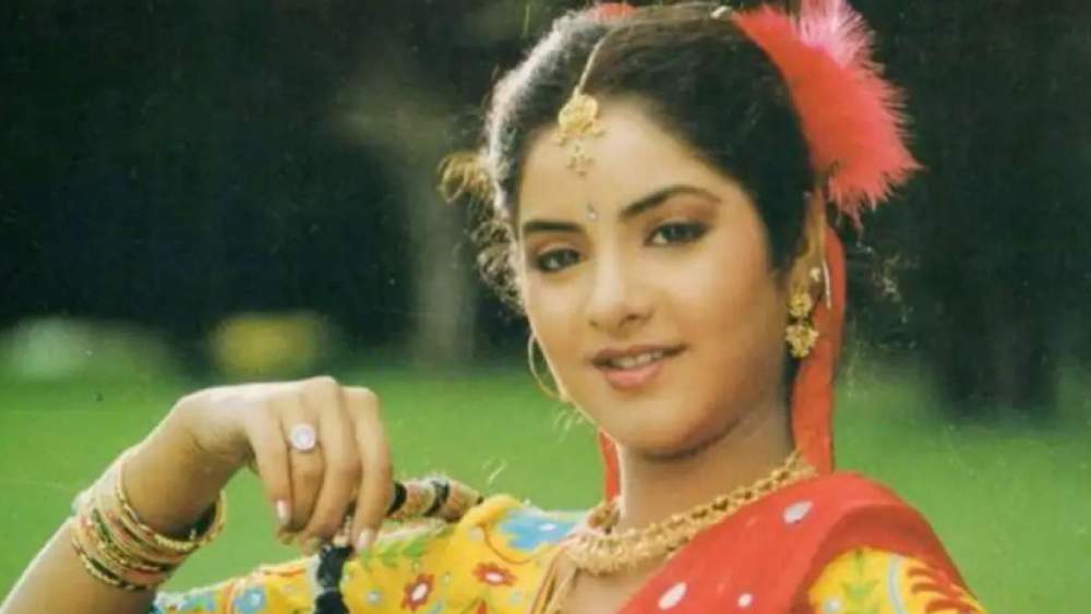 দিব্যার রহস্যমৃত্যু নিয়ে বই লিখেছিলেন ট্রয় রিবেইরো। ঘটনাস্থলে যাঁরা ছিলেন, তাঁদের সঙ্গে কথা বলে অনেক অজানা তথ্য প্রকাশ করেছিলেন। রিবেইরো নিজেও এক জন সাক্ষী।